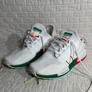 Adidas NMD\_R1 V2 'United By Sneakers Mexico City' sneaker
